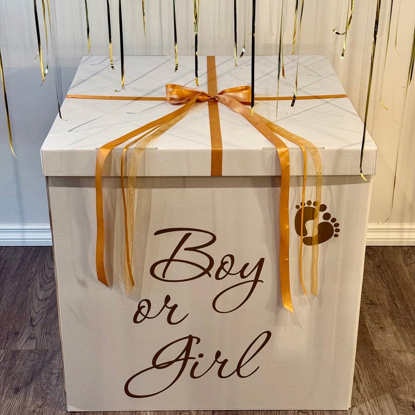 "Golden Cascade" Mini Balloon Gender Reveal Box | Indoor Helium Setup
