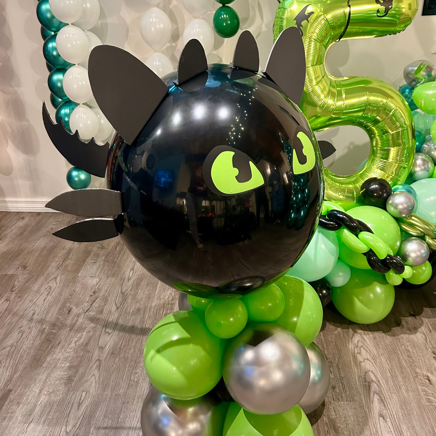 Night Fury Dragon Inspired Balloon Marquee & Sculpture Set | Calgary Birthday Decor