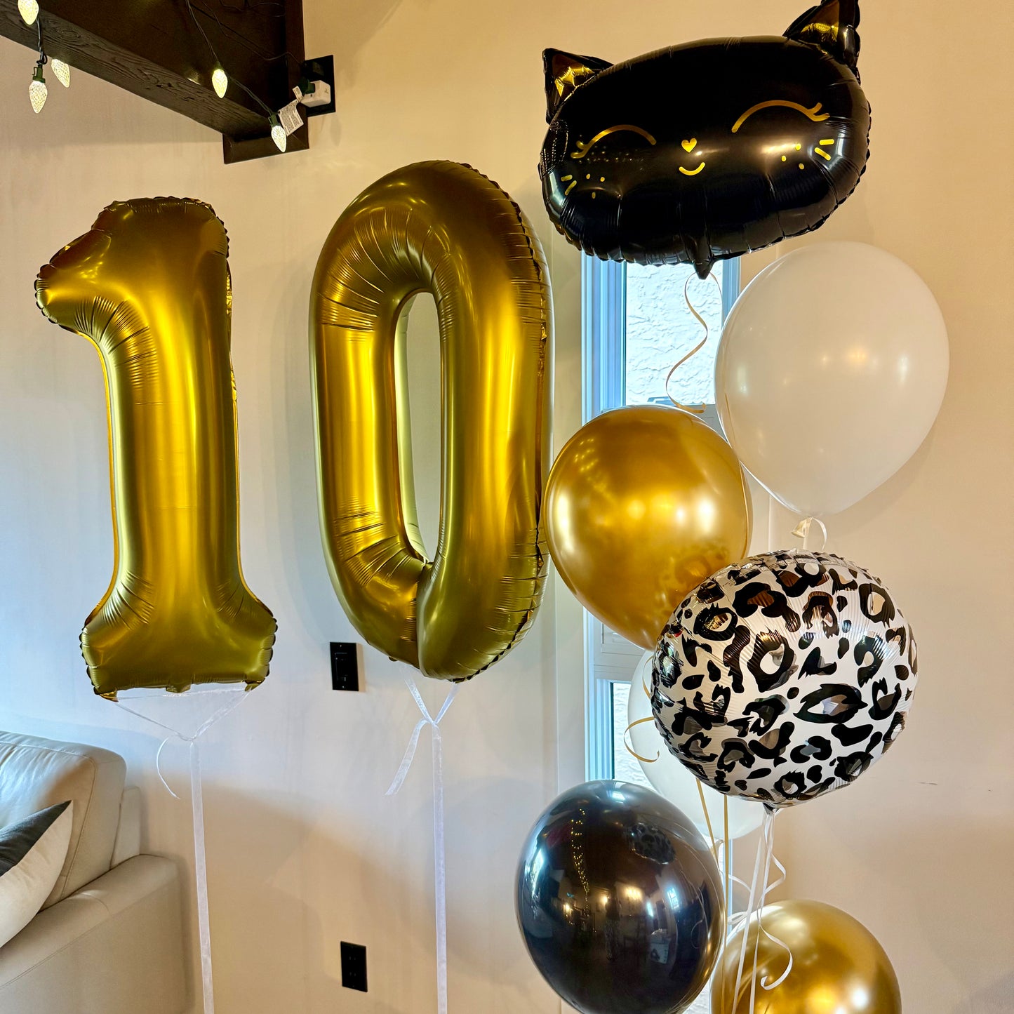 "Glam Black Cat" Birthday Helium Balloon Bouquet & Matte Gold Numbers