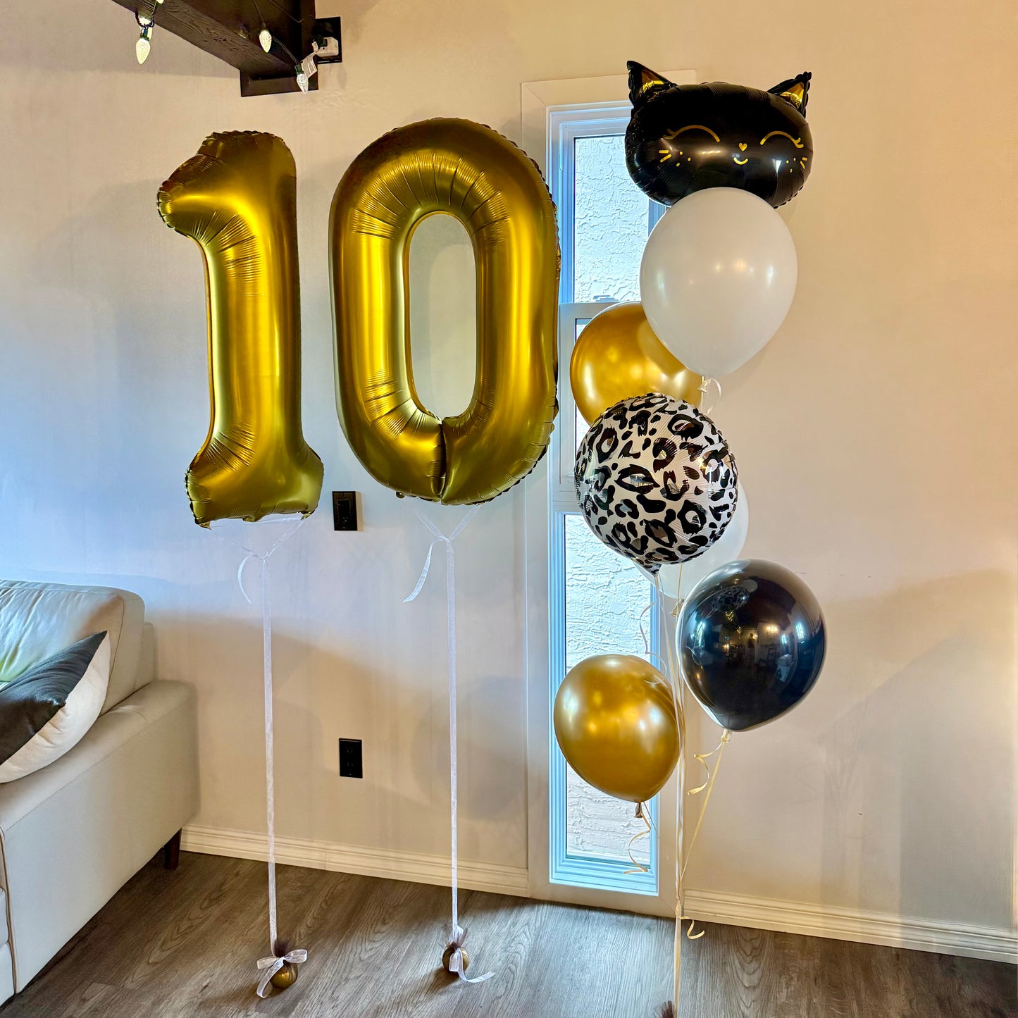 "Glam Black Cat" Birthday Helium Balloon Bouquet & Matte Gold Numbers